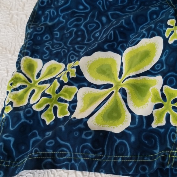 Genetx Men's Watercolor/Floral Swim trunks - Picture 6 of 6